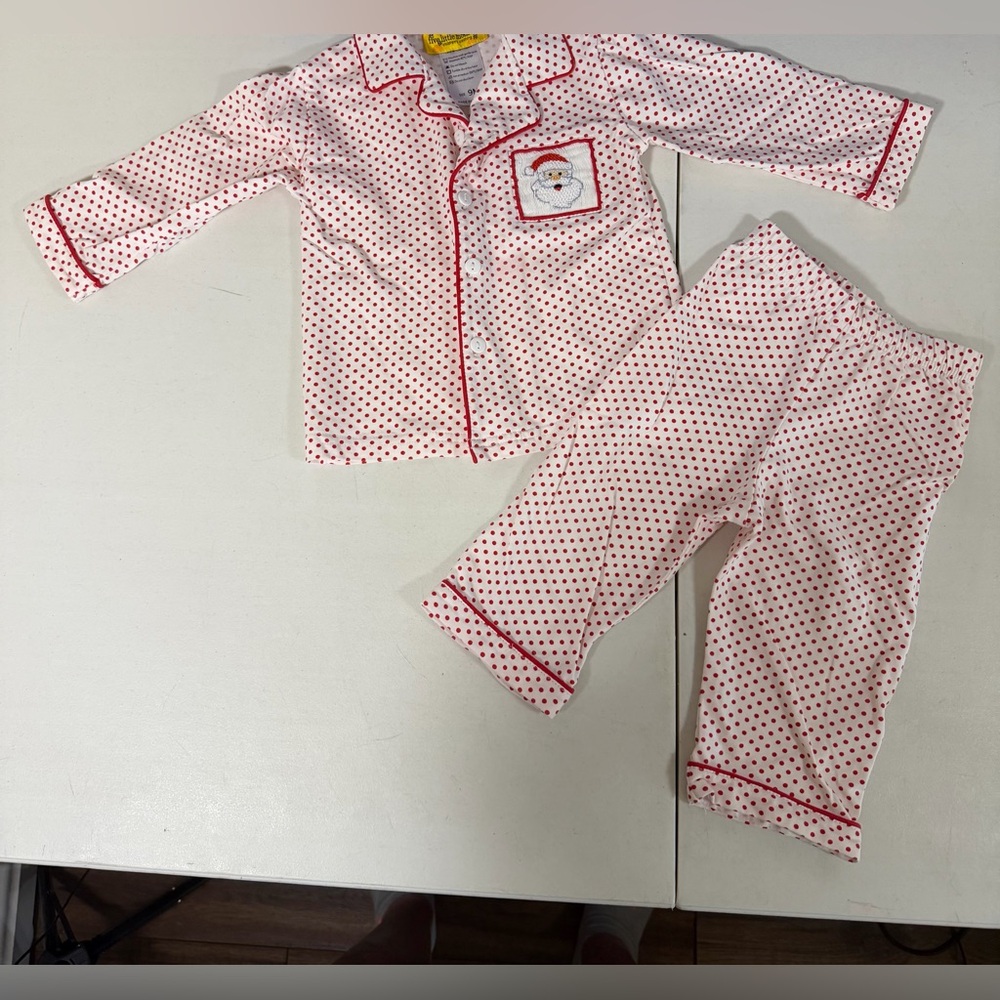 Santa 2 Piece Pajamas 9 M White And Red Polkadot  w/smocked Santa face Christmas